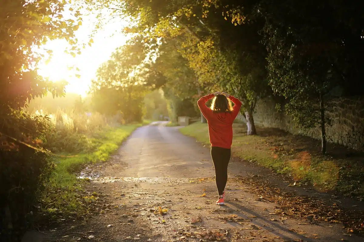 Les bienfaits de la marche sur la santé : découvrez combien de calories vous pouvez brûler !