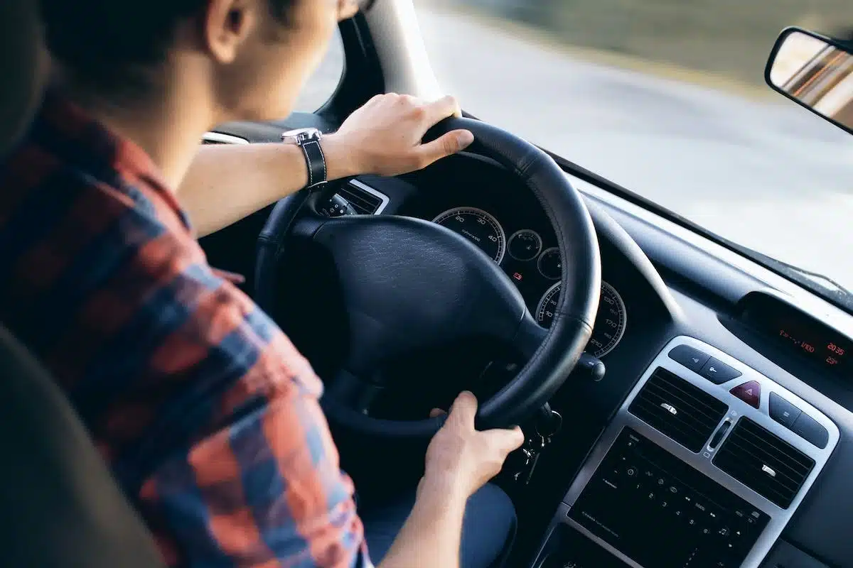 Les garanties essentielles à vérifier avant de réserver une voiture de location en ligne