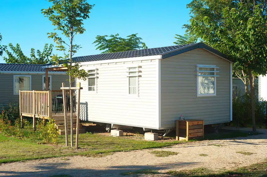 Comment choisir une bâche pour terrasse mobil home ?