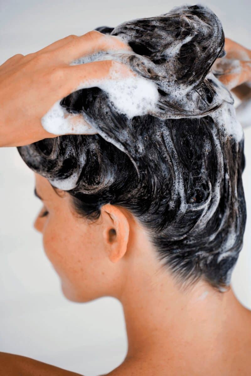 Astuce beauté : le shampoing solide, l'allié des cheveux sains