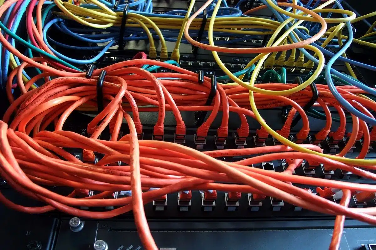 Internet par fibre optique : un déploiement qui remplacera-t-il le câble téléphonique ?