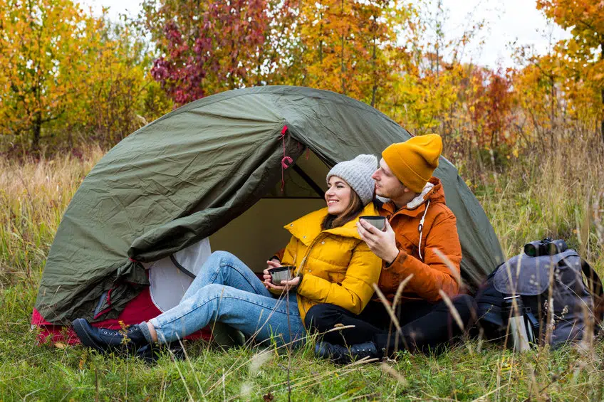 Vacances dans les bois : quels sont les accessoires qu’il faut prévoir ?